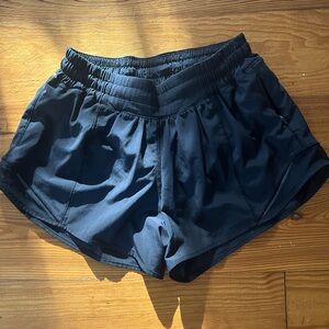 Lululemon Hotty Hot Low Rise 4” Short
